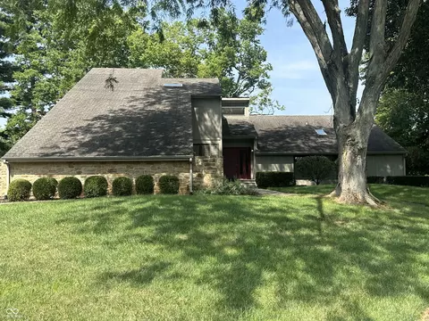 3630 Deerfield Pl, Columbus, IN 47203