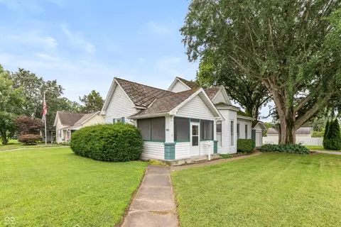 802 S Walnut St, Seymour, IN 47274