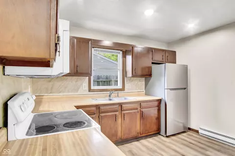 Kitchen - 134 Schaefer Dr, Hope, IN 47246 photo 2 of 3