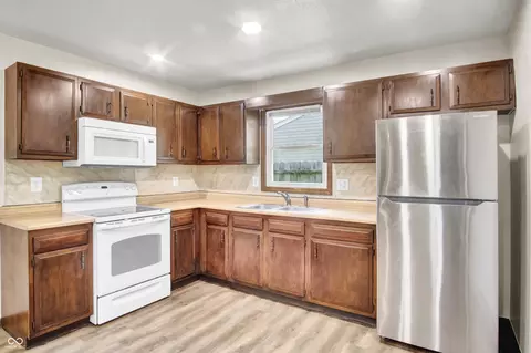 Kitchen - 134 Schaefer Dr, Hope, IN 47246 photo 3 of 3