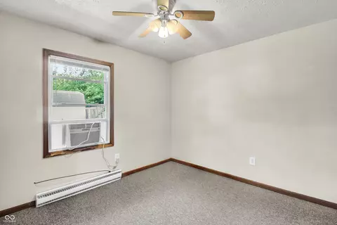 Bedroom - 134 Schaefer Dr, Hope, IN 47246 photo 5 of 6