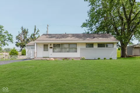 126 Ursal Ln, Greenwood, IN 46143