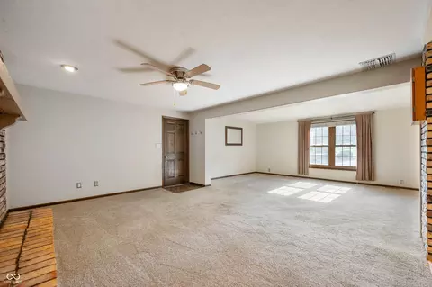 Living - 1032 Pendle Hill Ave, Pendleton, IN 46064 photo 2 of 6