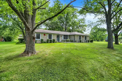 4586 Bloom Dr, Greenwood, IN 46142