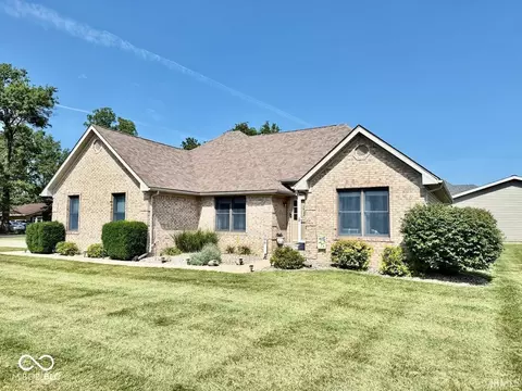 399 S Woodlawn St, Parker City, IN 47368