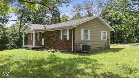3275 S Charlestown Rd, Lexington, IN 47138