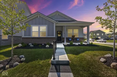 360 Lincoln Cir W, Fortville, IN 46040