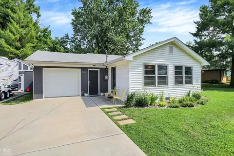 420 Glenn Dr, Greenwood, IN 46142