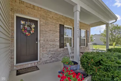 12429 Berry Patch Ln, Fishers, IN 46037 photo 2