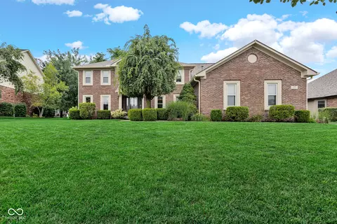 1053 New Amsterdam Dr, Greenwood, IN 46142