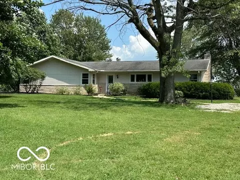 12265 E Legal Tender Rd, Columbus, IN 47203