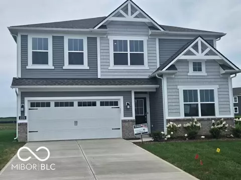 2231 Hemlock Cir, Greenfield, IN 46140