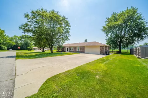 Exterior - 770 Candlewood Dr, Pendleton, IN 46064 photo 2 of 7