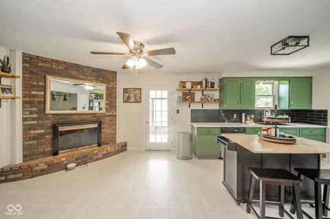 Kitchen - 770 Candlewood Dr, Pendleton, IN 46064 photo 1 of 4