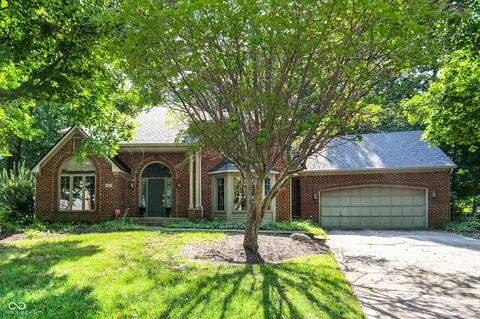 6725 Robin Hood Ct, Indianapolis, IN 46227