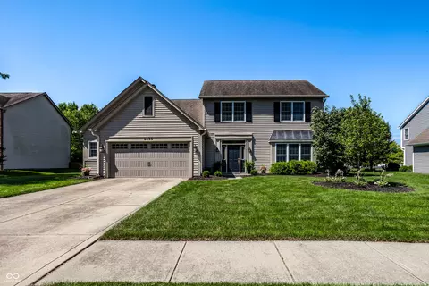 6435 Manchester Dr, Fishers, IN 46038
