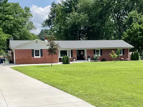121 Woodbine, Terre Haute, IN 47803