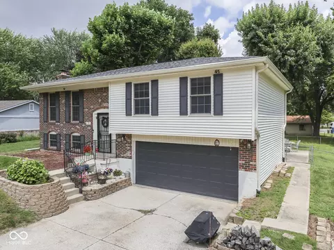 932 Yellow Pine Ct, Indianapolis, IN 46217