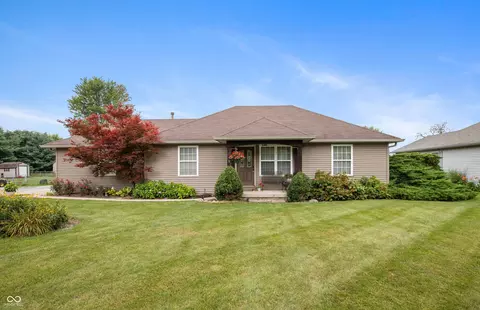 630 Lebanon St, Lizton, IN 46149