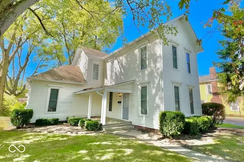 297 N 9th St, Noblesville, IN 46060