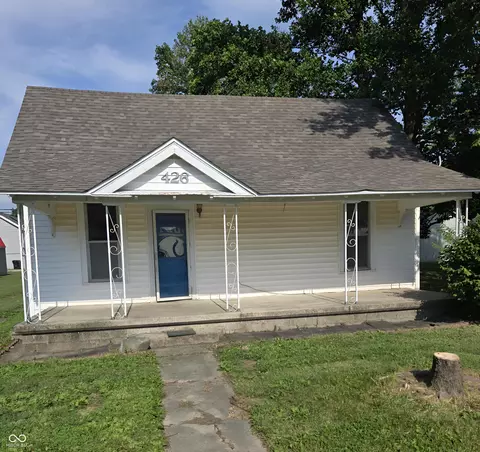 426 S Walnut St, Lapel, IN 46051