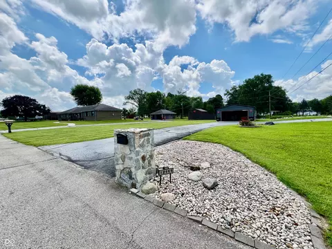Exterior - 12111 E Merilane, Columbus, IN 47203 photo 18 of 19