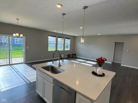 Kitchen - 645 Kilmore Dr, Pendleton, IN 46064 photo 4 of 5
