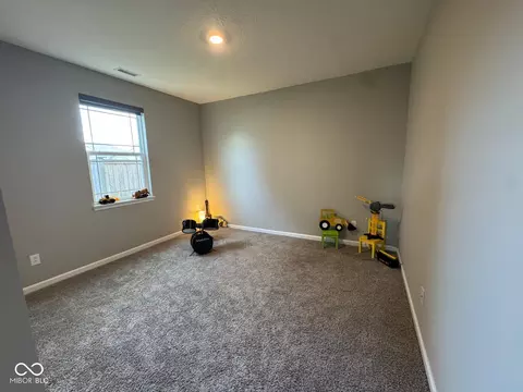 Bedroom - 645 Kilmore Dr, Pendleton, IN 46064 photo 2 of 3
