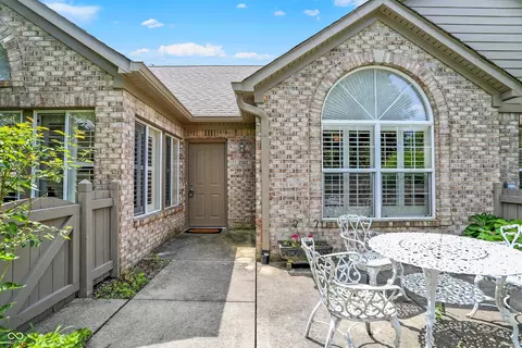 2363 Saddle Dr, Shelbyville, IN 46176