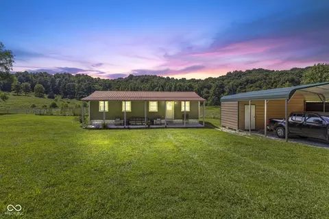 4492 E Tulip Rd, Bloomfield, IN 47424