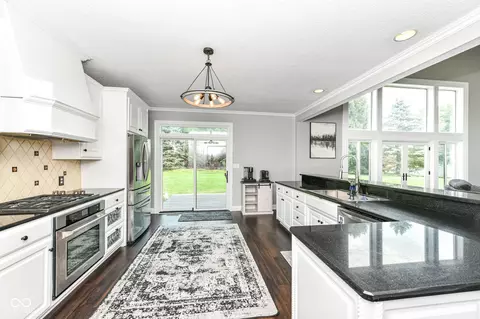 Kitchen - 6045 W Hunters Ct, Pendleton, IN 46064 photo 2 of 3