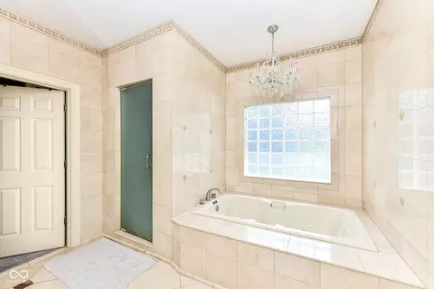 Bath - 6045 W Hunters Ct, Pendleton, IN 46064 photo 1 of 4