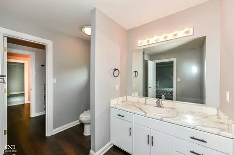 Bath - 6045 W Hunters Ct, Pendleton, IN 46064 photo 2 of 4