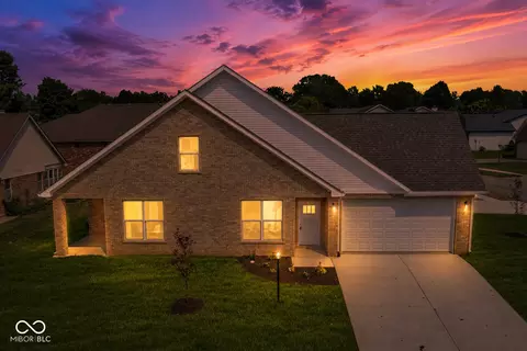 7749 Silver Fox Dr, Indianapolis, IN 46217