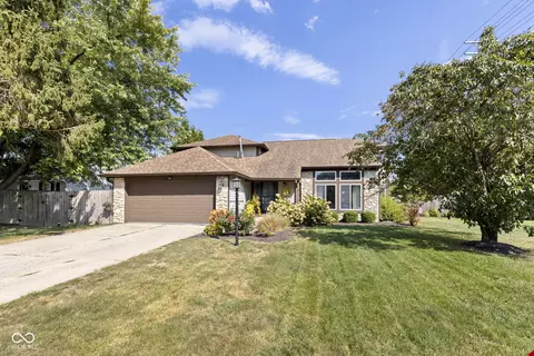 11601 Holland Dr, Fishers, IN 46038