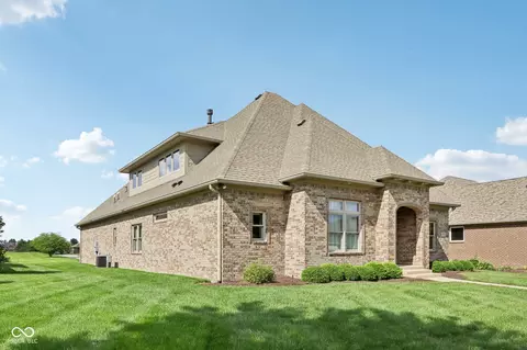 4674 Chestnut Ct W, Bargersville, IN 46106
