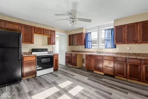 329 Cross St, Hope, IN 47246 photo 8
