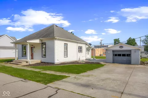329 Cross St, Hope, IN 47246 photo 2
