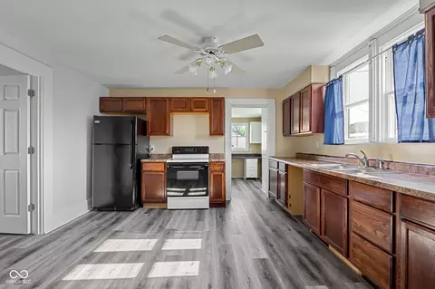 329 Cross St, Hope, IN 47246 photo 7