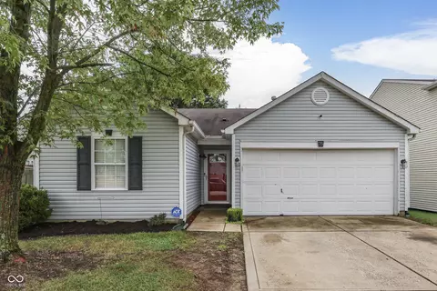 75 Declaration Dr, Greenwood, IN 46143