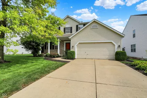 6274 Saddletree Dr, Zionsville, IN 46077