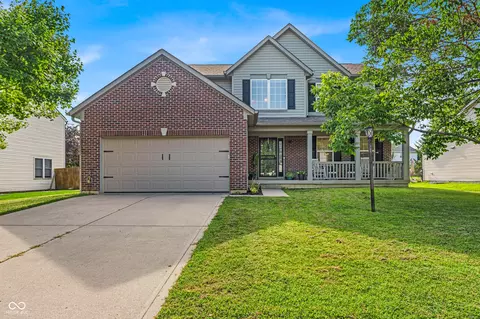 6470 Waterstone Dr, Indianapolis, IN 46268