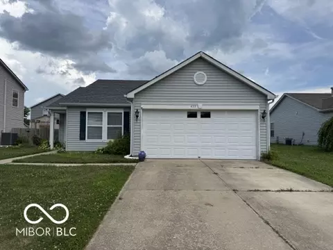 477 Bridgewater Dr, Greenfield, IN 46140