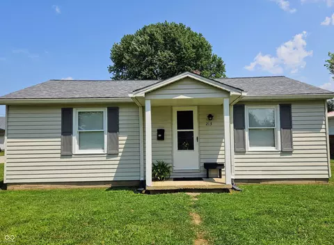 213 Franklin St, Edinburgh, IN 46124