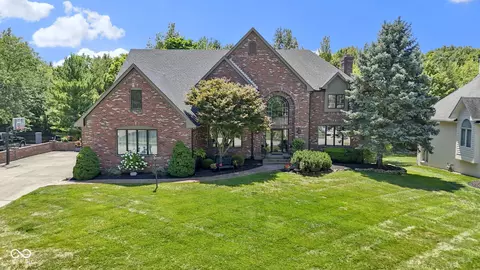 5199 Sue Dr, Carmel, IN 46033