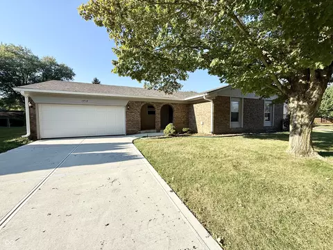 1713 Sycamore Dr, Plainfield, IN 46168