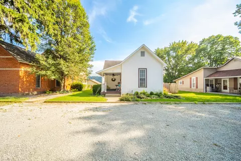 211 Taylor St, Pendleton, IN 46064 photo 3