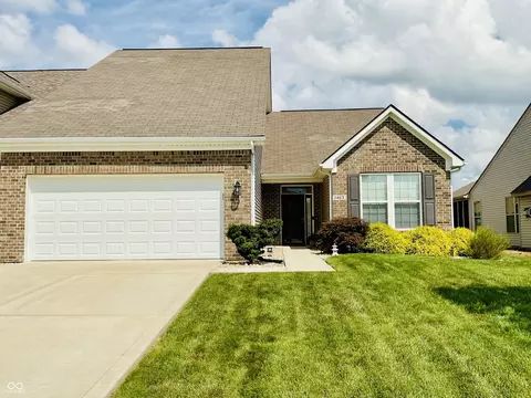 1463 Colony Park Dr, Greenwood, IN 46143