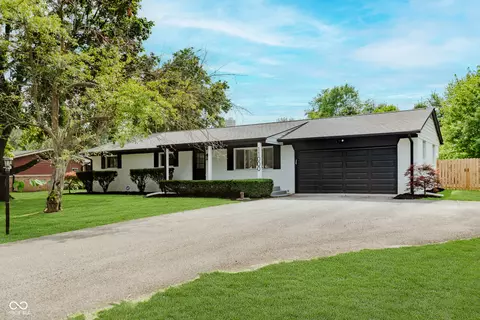 11000 Willowmere Dr, Indianapolis, IN 46280