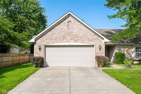 607 S View Ct, Franklin, IN 46131
